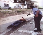 This is Bosnian Serb police officer Goran Jelisić executing an unarmed detainee lying on the ground during the Bosnian War. Goran, who boasted of murdering 20 to 30 Muslims every day before his morning coffee, nicknamed himself the &#34;Serb Adolf Hitler& from bangla south goran hot fukc sex video comxx বাংলা দেশে