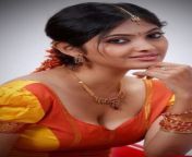 Bhabhi can&#39;t take her eyes off my erected dick by watching her cleavage ? from akeli bhabhi season 2