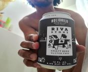 Who&#39;s a good boy? This Riva Stout&#39;s a good boy! You really can&#39;t go wrong with coffee, dark chocolate, and an adorable Bernese mountain doggo on the label. 6.9% abv. I will def showerbeer with this gem again. Happy Thirsty Thursday, y&#39;all! from riva arora