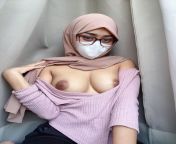 Hijab girl already on cumslut duty from hijab girl cummed on boobs mp4