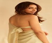 Rakul preet Singh hot back in backless saree. The knot of her blouse is so sexy. Who else want to open that knot and start lic*ing her back. from rakul preet sing sexy bra