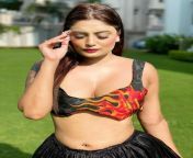 Twinkle Kapoor from twinkle kapoor bikini mp4 twinklescreenshot preview