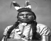 White Bull (Lakota: T?at??ka Sk) (April 1849June 21, 1947) was the nephew of Sitting Bull; he participated in the Battle of the Little Bighorn on June 25, 1876 and boasted of killing Lt. Col. George Armstrong Custer at the infamous battle. from mature hips at the
