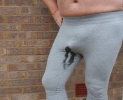 just started wetting grey leggings from wetting