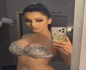 Urvashi Rautela ? showing her big boobs ? in Maldives (mirror selfie) from nasik big boobs aunty making nude selfie mp4