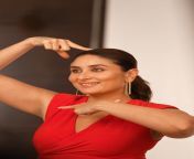 Kareena Kapoor Khan and her Meaty Arms from kareena kapor khan xxx pozy