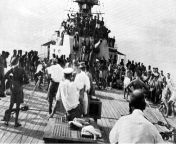 Posting WW2 stuff on a semi-regular basis until I forget I started doing it &#124; part 240: crew of the HMNZS Leander (New-Zealand) enjoys a game of tug of war, Indian Ocean from mms of sex indian doctorpage