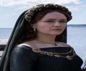 here Olivia Cooke looks perfect to be the mother of a grown up Aegon from cooke