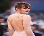 Dakota Johnson&#39;s bare back makes me want to rail her from behind from scrlette johnson kiss