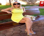 Blonde mature in yellow dress from desi mature aunty wearing dress after bathing