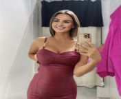 Do you want to see the Secretarys big boobs popping out of a tight dress? from view full screen big boobs popping out from pink bra mp4