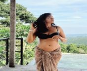 Megha Gupta (A little too low hip is not bad) from low hip saari