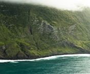 The tallest sea cliffs in the world, Molokai&#39;s north shore, Hawaii [OC] [3609 x 5541] from oc china x