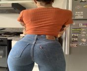 I love Levi&#39;s jeans, my ass looks great from jeans laggince ass