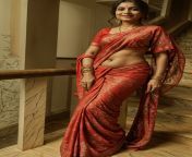 Indian Housewife from indian aunty in black saree sex outdoors indian housewife expose her big boobs in saree desi aunty in saree showing boobs