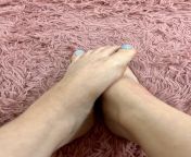 Looking for a sugar daddy wanting feet pics ? from fallen doll feet