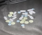Im off 3 oxy 10 yellows a norco 10 a script mbox 30mg, whos got anymore mix ideas? Anyone ever try oxy/norcos with Valium? Ive only tried valium aka diazepam once. Awful lot of tylonal but aye u get what u get. Norco 10s oxy 10s valium 10s morphine 15s from oxy vla