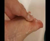 [selling] just came home from a long day in heels and want nothing more than to lather up my sore feet and give them a nice massage. DM me for the full video and more pics x [HD][ASMR] from kose x hd