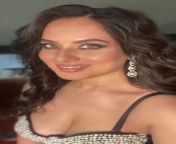 Puja Banerjee - Cleavage show from puja dubey pakur mms