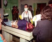 The body of Medellin drug cartel leader Pablo Escobar is examined by coroners at the Medellin morgue (Medellin, Colombia 1993) [1421x928] from niÃƒÂ±as medellin