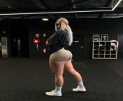 [F4A] hello does anyone want to do a smut and wholesome themed story roleplay with me. I was thinking I could play a gym girl with a huge bubble butt and we meet at the gym and we start seeing more of each other. I was thinking of doing like a love story. from prankzone tv gym girl