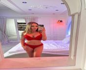 Heie Sommernchte in Dubai, ein riesiges Bett und nur ich... ?? Kannst du dir vorstellen, was fehlt? Btw, wie gefallen dir meine roten Dessous? #Dubai #Germangirl #Lehrerin #Sexy #Model #Berlin #Frankfurt #Hamburg #Mnchen from lehrerin