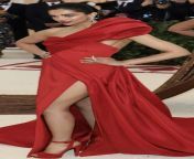 Cumdevi Deepika Padukone slaying on Red Carpet!?? Zoom in for surprise?? from deepika padukone nude on desiproject