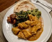 [OC] Curry chicken, kale paneer, spinach rice, mango pickle, paratha from shai paneer