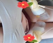Cut up an old bandeau-style bra to make a hands-free pumping bra! Works like a charm! from jenny senza breastfeeding hands