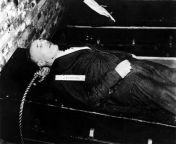 The dead body of Julius Streicher, publisher and founder of the antisemitic newspaper Der Stürmer. Streicher was sentenced to death during the Nuremberg Trials for crimes against humanity and was hanged on October 16 1946. from 新加坡娱乐官网→→1946 cc←←新加坡娱乐官网 wdtc