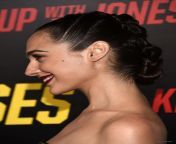 Gal Gadot can go keep on your Dick.... Look that long neck from lanka gal xxx sri lanka