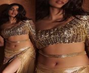 Janhvi Kapoor gold dress navel from karina kapoor without dress photos