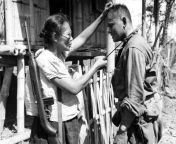 Filipina school teacher-turned- Guerrilla Nieves Fernandez demonstrating to an American Soldier in 1944 how she silently kills Japanese enemies during WW2. She successfully killed 200. from school teacher 200 xxxboyz bo