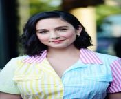 Molly Ephraim looks like the kind of girl who can handle a rough blowbang. from molly monn