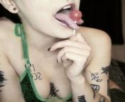 👽OF 6.66&#36;🌈 Alien babe who loves lollipops, body mods and huge bong rips 🍃💨 come hit tone bong with me over on my page (link in bio 😘) from luck8【hi79bet co】ca do bong daampmafdg