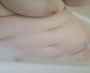 BBW in a bubble bath from bbw shemail