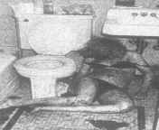 Nancy Spungen, girlfriend of Sex Pistols bassist Sid Vicious, lies dead in the couples Hotel Chelsea bathroom. She had been murdered with a single stab wound to the abdomen, presumably by Sid in a drug-induced haze, October 1978. from xxxxbf sid