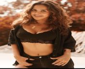 Aisha Sharma navel in black bra shirt and jeans from aisha ray sex in gil cam