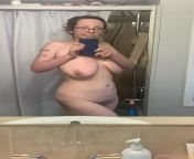Awkward bathroom nude selfie from desi bathroom nude selfie video