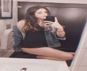 Just your random girl showing her ass on local restaurants ?? from desi teen college girl showing boobs ass on mobile selfie cam