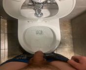 Pissing at the college bathroom from amateur girl pissing at beach