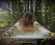 I love living off grid in Wales. The hot tub days in my garden are my favorite ???? from living off grid