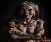 At 102 years old, Whang-Od Oggay (who also goes by Whang-od or Maria Oggay) is helping to keep an ancient tradition alive in the Kalinga province of the Philippines. Shes the countrys oldest mambabatok, a traditional Kalinga tattooist. from zmaj od sipo