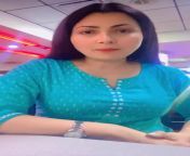 Chitra Tripathi mommy: imagine her as your stepmom &amp; Share your fantasy in comments from makkal tv anchor chitra