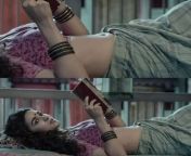 Who wanna lay down near her belly and kiss, lick her juicy soft belly, that navel kissing with juicy lips while Alia moans. from abhinaya sri hottest navel kiss