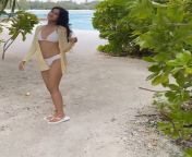 Sakshi Malik flaunting her sexy body in bikini. from minahil malik only her video