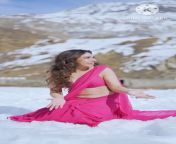 Tulsi Kumar sexy navel show from janani ashok kumar navel fakes