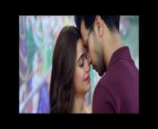 Kriti Kharbanda Navel and Hot Kiss in Shaadi Mein Zaroor Aana from udita goswami hot kiss in aksar moviegra hotel