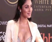 Donal Bisht - Too much cleavage show resulted in nipslip from donal bisht nudeww hansikasex