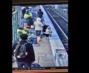 On January 2nd, 2023 in Oregon, United States, a CCTV camera captured the moment a homeless woman pushed a three year old girl onto the train tracks. from sex pg ngewek girls old girl young train